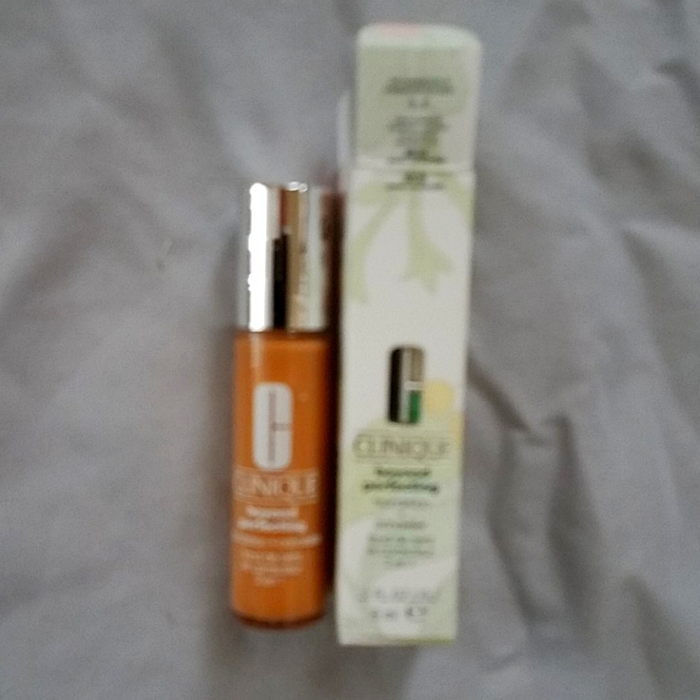 Clinique Beyond Perfecting Foundation + Concealer